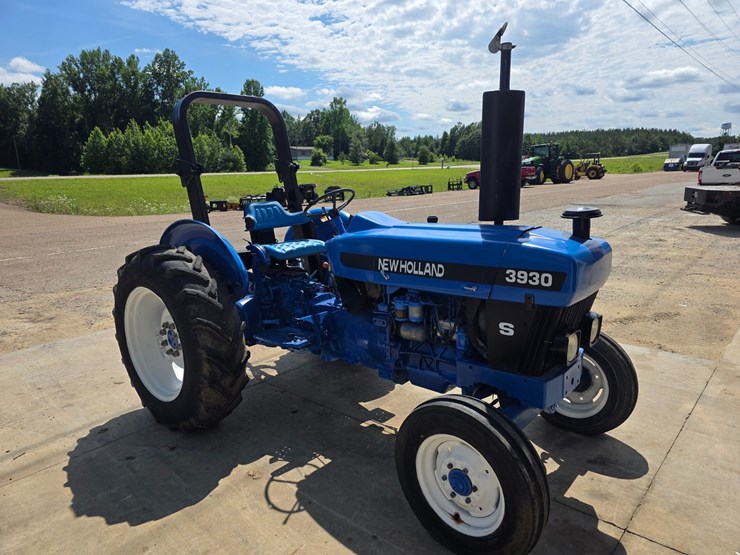 new-holland-3930-image-3