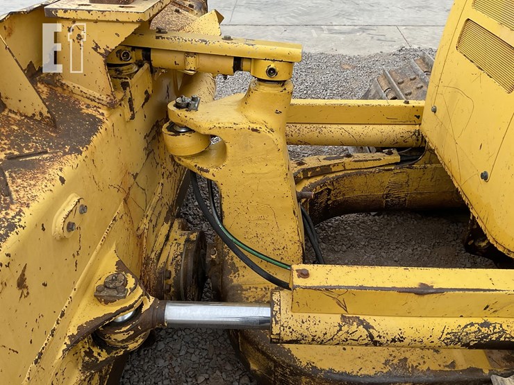 2015-komatsu-d61ex-23-image-12