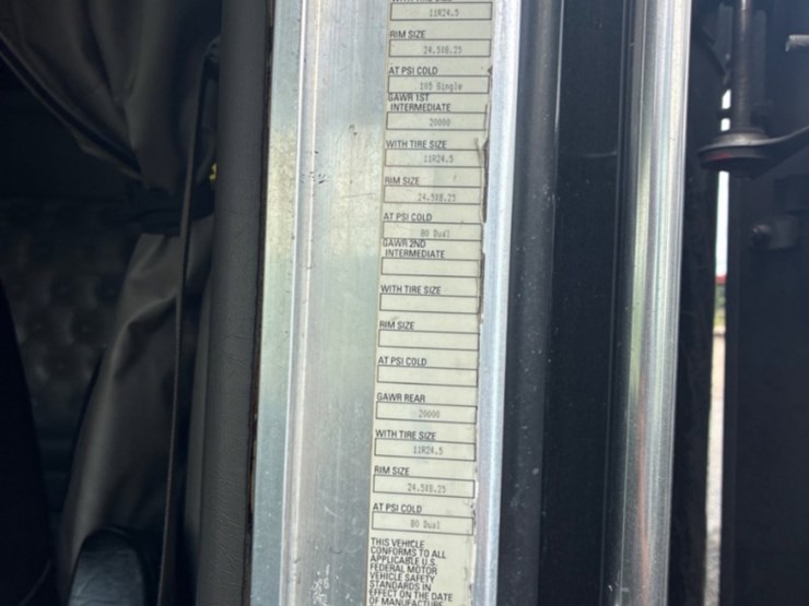 2018-kenworth-w900-image-17
