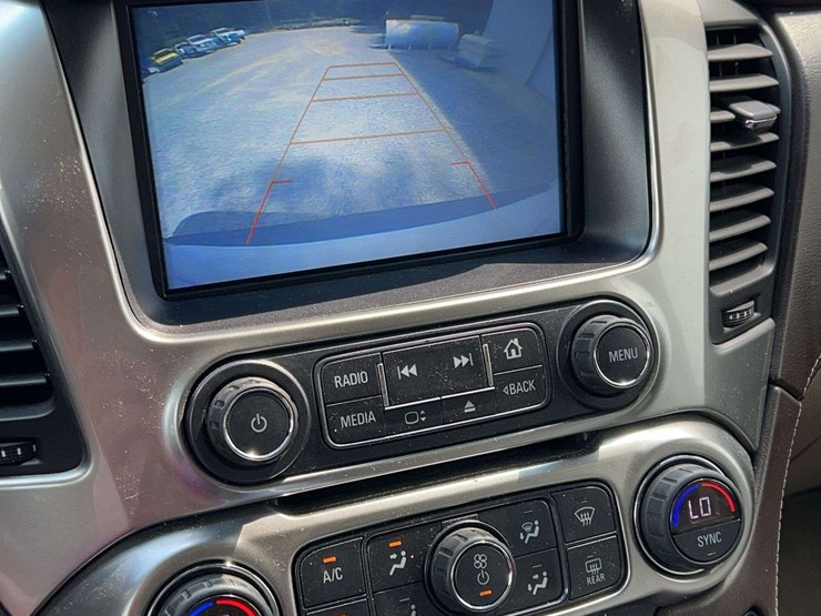 2019-chevrolet-tahoe-image-25