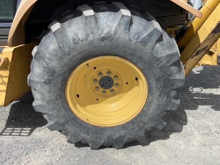new-holland-575e-image-24