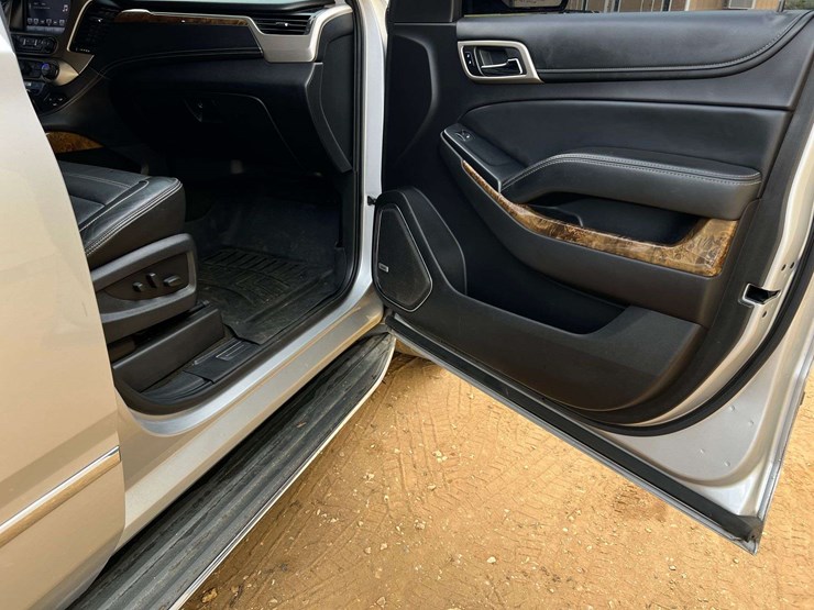 2016-gmc-yukon-denali-image-27