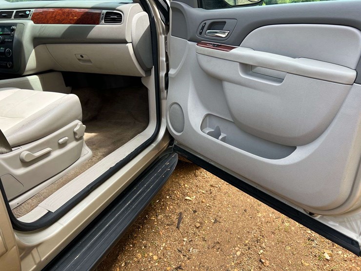 2013-gmc-yukon-slt-image-27