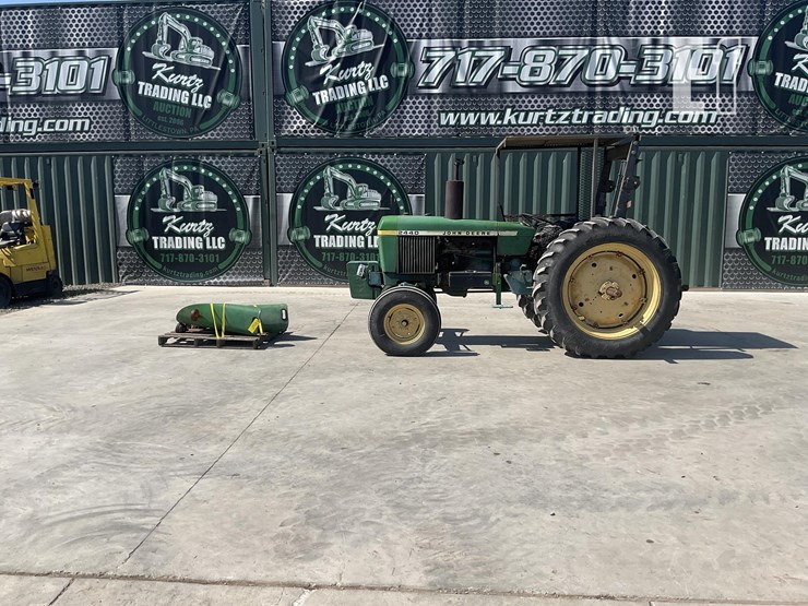 1977-john-deere-2440-image-1