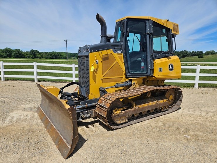 deere-550k-image-1