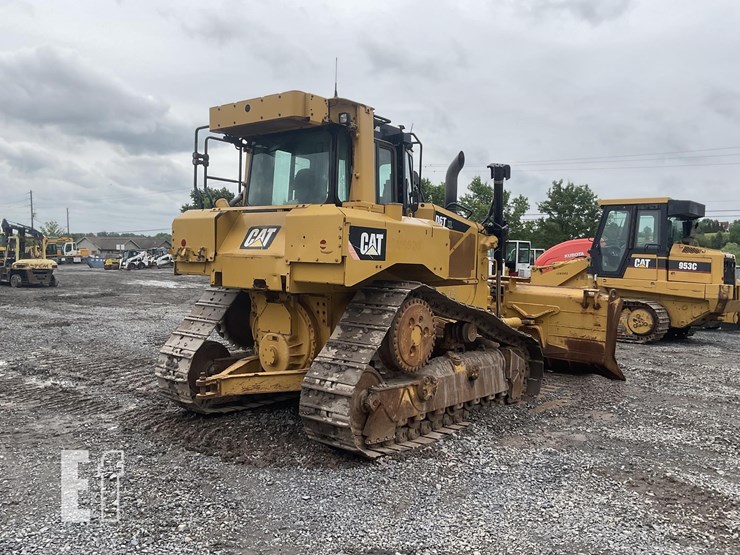 2015-caterpillar-d6t-xl-image-4