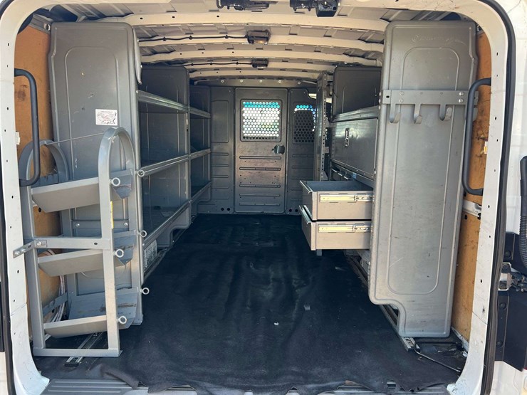 2018-utility-van-image-15