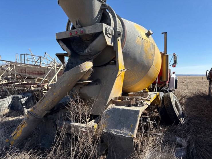 fird-mixer-truck-(inoperable)-image-4