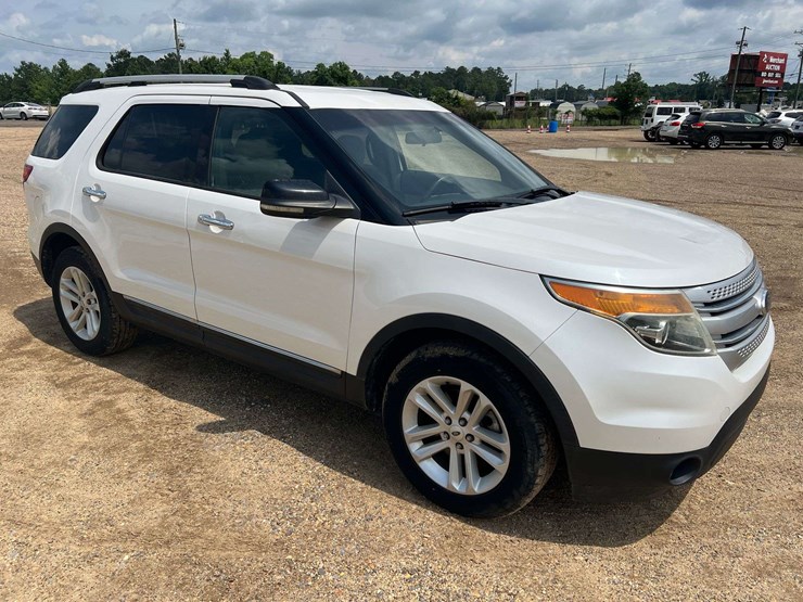 2012-ford-explorer-image-4