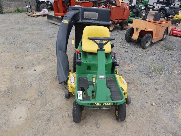 john-deere-riding-mower-image-3