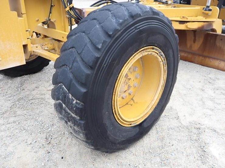 2016-caterpillar-140-image-8