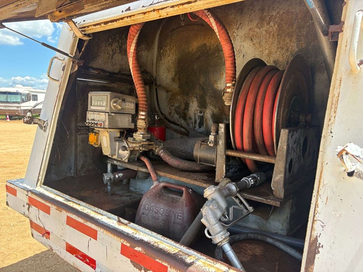 2006-international-durastar-4300-image-23