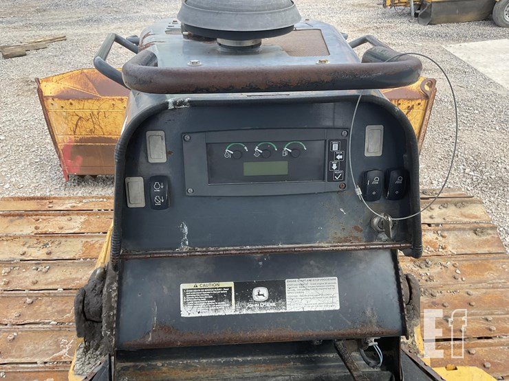 2008-deere-700j-lgp-image-16
