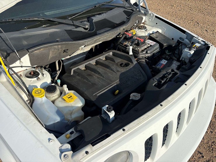 2016-jeep-patriot-sport-image-23