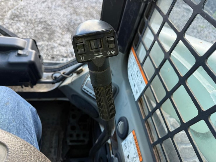 2017-bobcat-s650-image-20