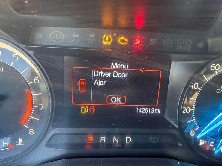 2016-ford-explorer-image-30