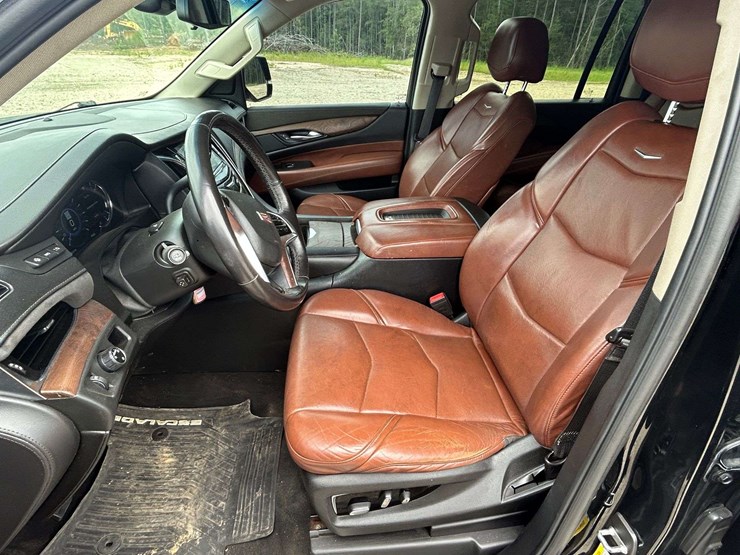 2018-cadillac-escalade-esv-image-29