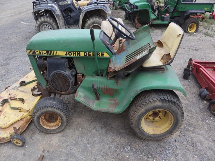 john-deere-216-image-5