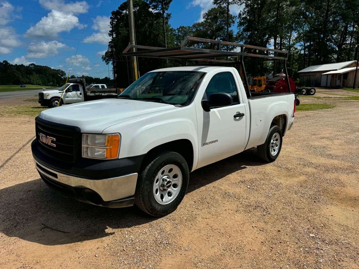 2013-gmc-sierra-1500-image-1