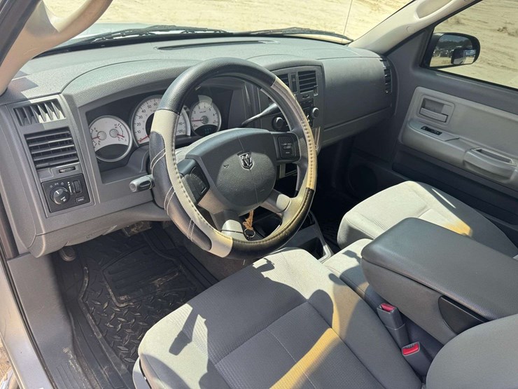2006-dodge-dakota-slt-image-11