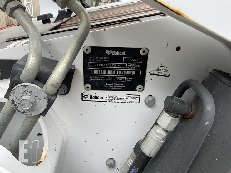 2021-bobcat-t740-image-21