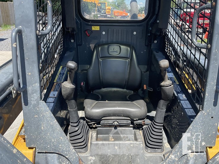 2019-deere-324g-image-15