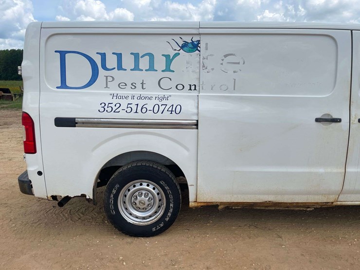 2018-nissan-nv2500hd-image-15