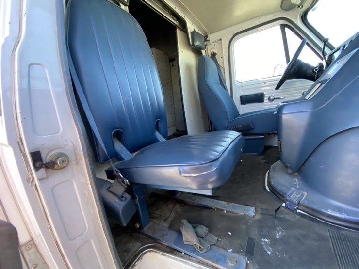 1995-chevrolet-30-image-39