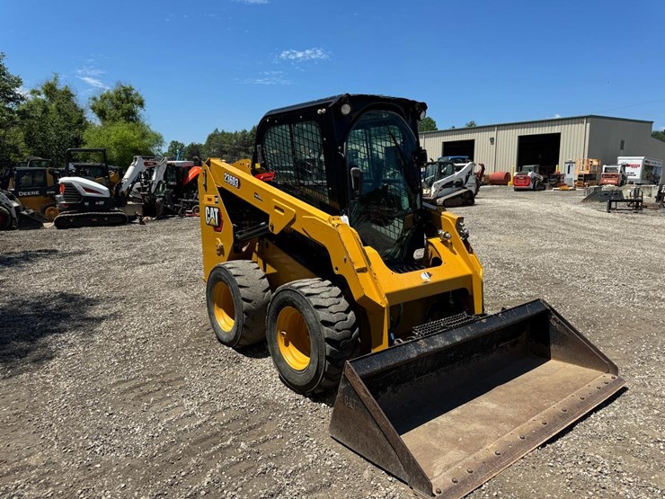 2019-caterpillar-236d3-image-8