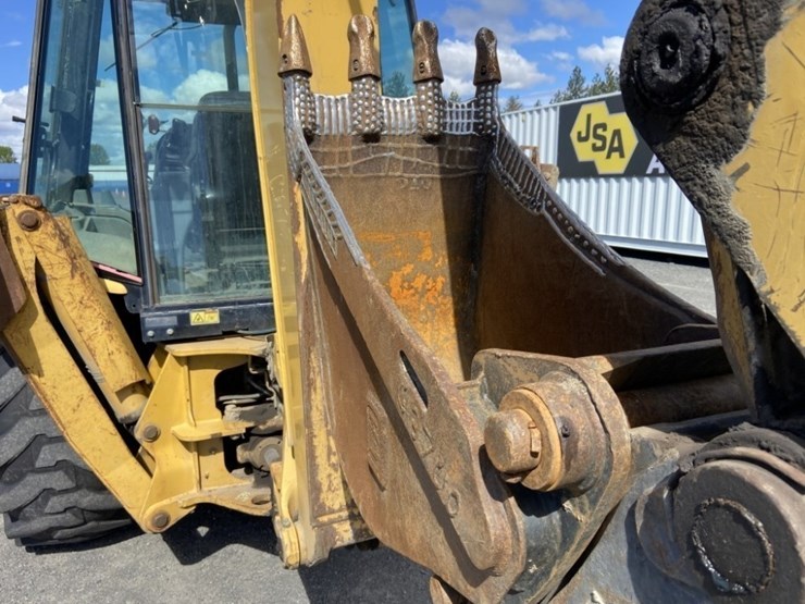2004-caterpillar-420d-image-26