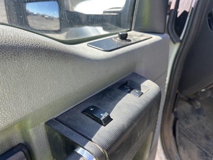 2012-ford-f550-sd-image-40