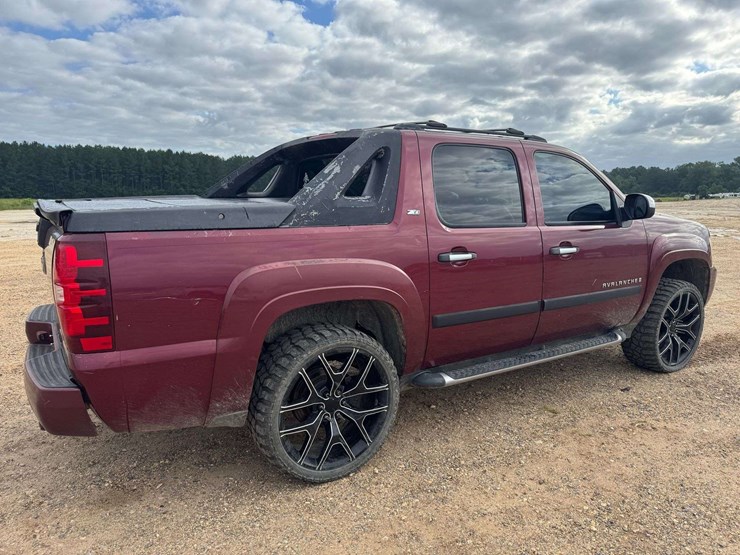 2008-chevrolet-avalanche-1500-image-3