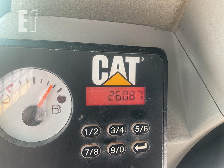 2017-caterpillar-259d-image-15