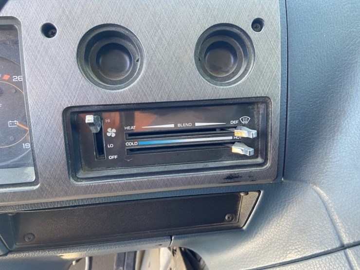 1995-chevrolet-30-image-18