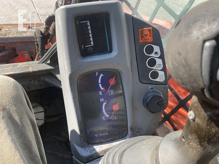 2017-kubota-svl95-2-image-18