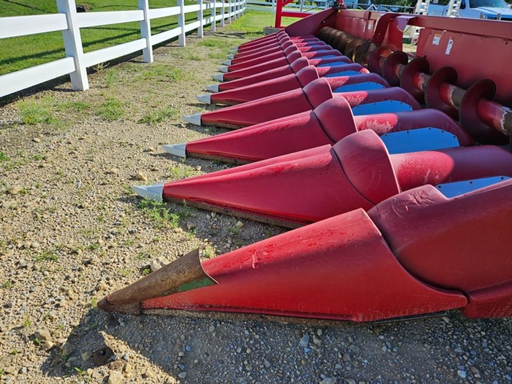 case-ih-2412-image-12