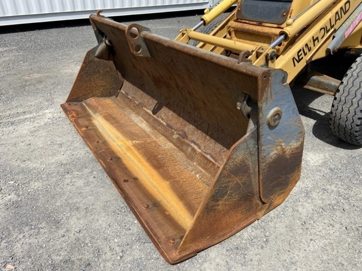new-holland-575e-image-19