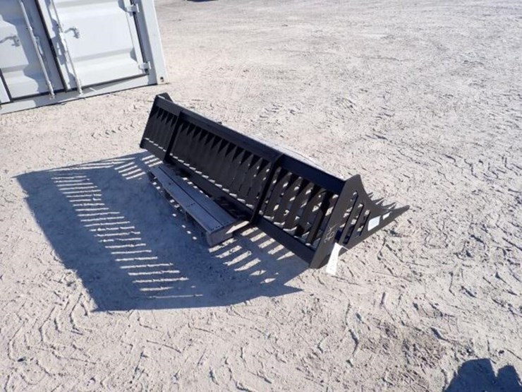 unused-greatbear-84-in.-skid-steer-rock-bucket-image-3