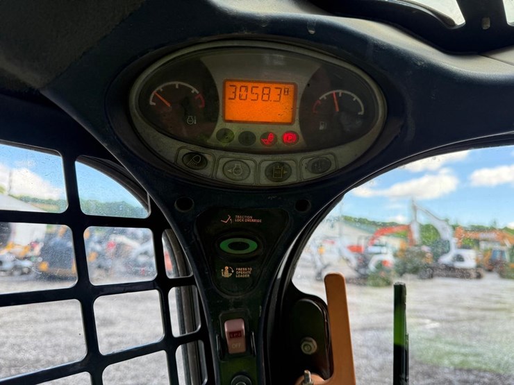 2017-bobcat-s650-image-23