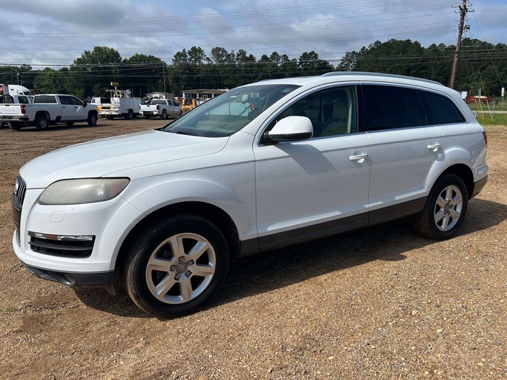 2013-audi-q7-image-1