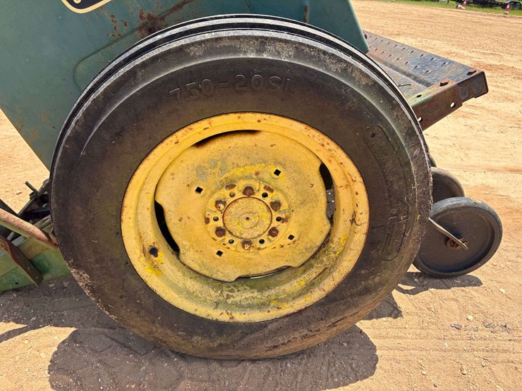 john-deere-8000-image-13