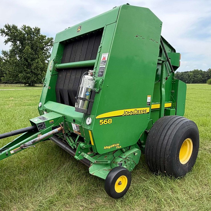 2010 JOHN DEERE 568
