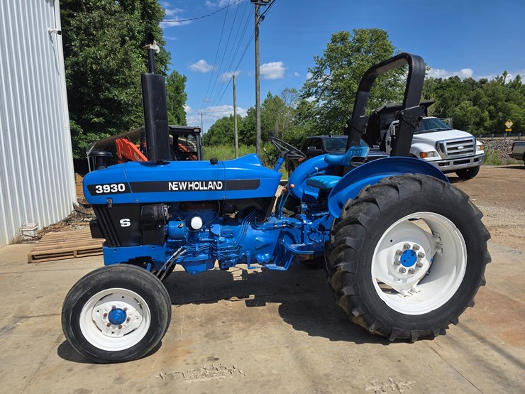 new-holland-3930-image-1
