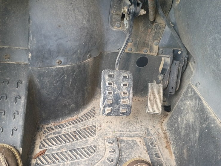 2014-can-am-commander-800-image-30