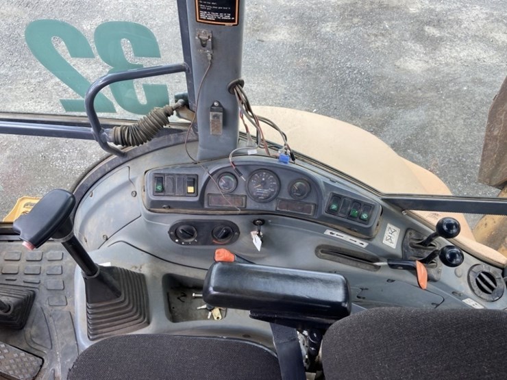 new-holland-575e-image-15