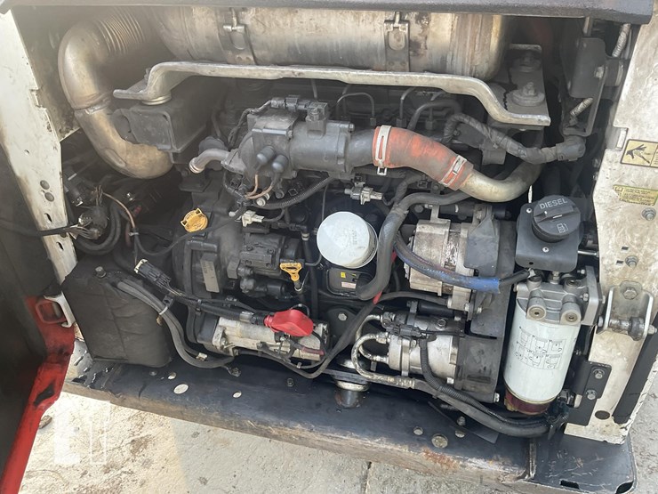 2022-bobcat-s770-image-16