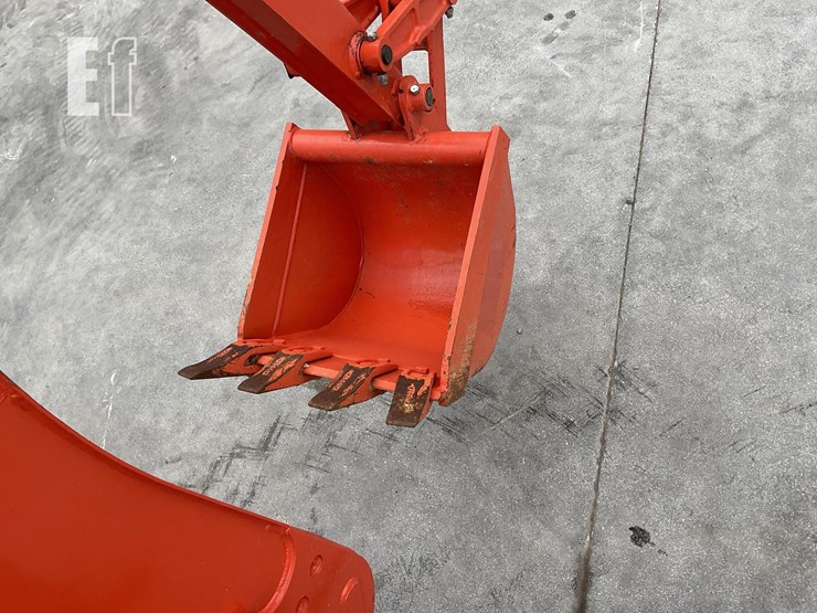 2011-kubota-b3000-image-11