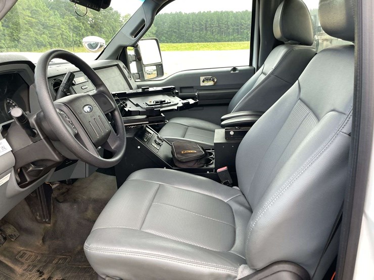 2014-ford-f550-image-10