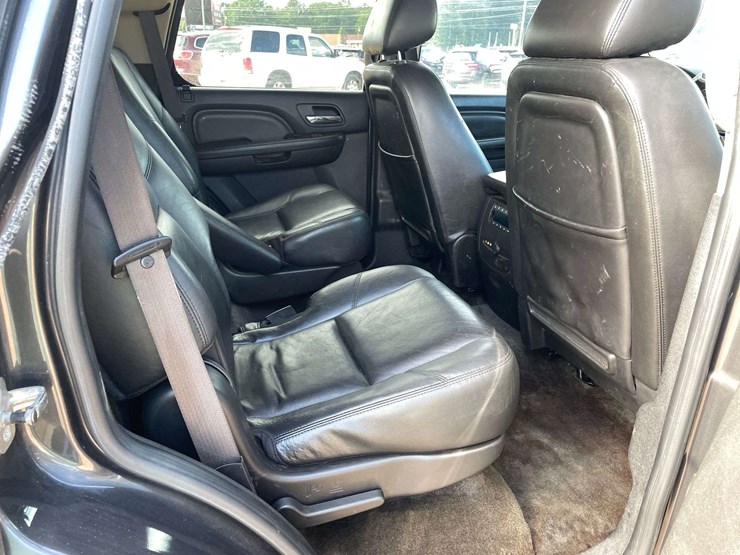 2011-gmc-yukon-denali-image-16
