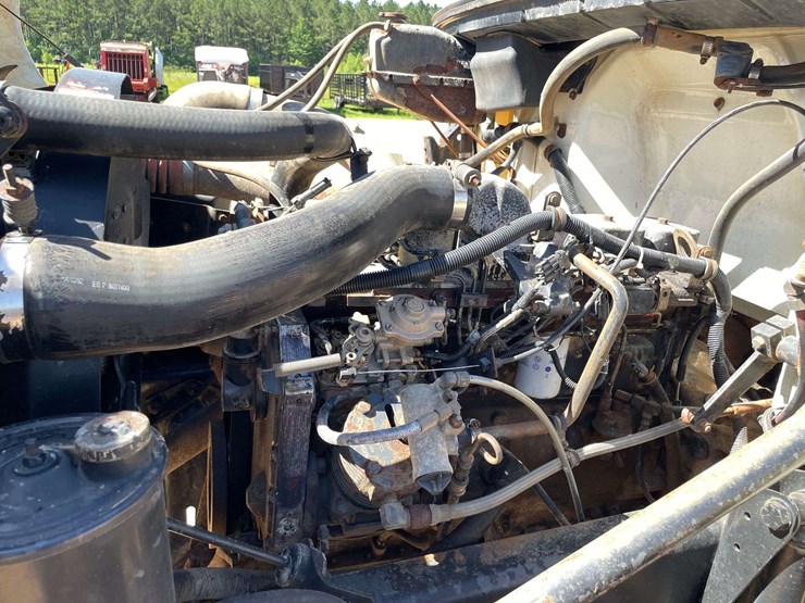 1993-freightliner-fl60-image-7